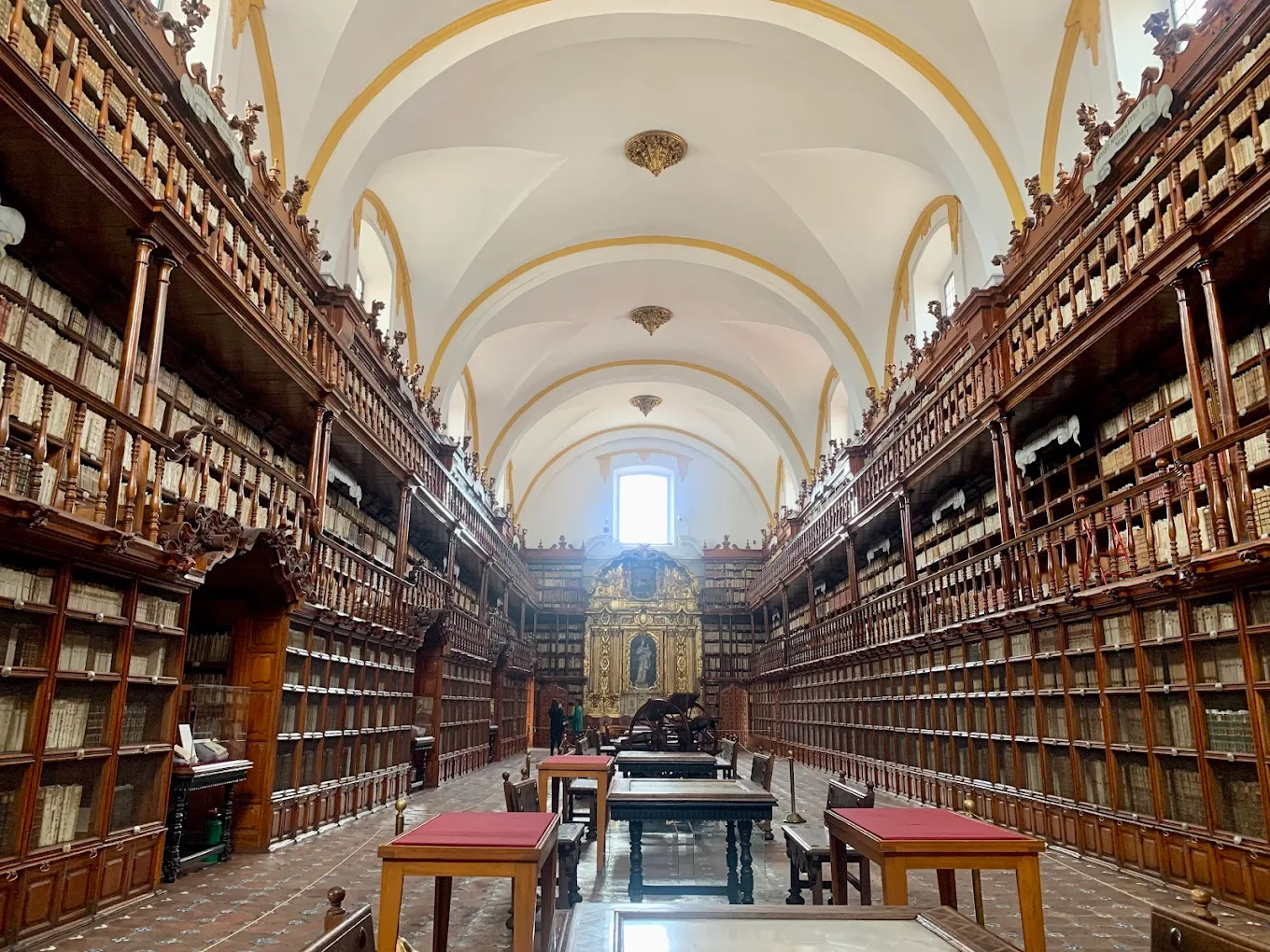 Day 1: The Baroque Jewel (4-5 Hours)